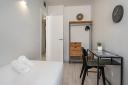 Grey P2 apartment in Barcelona