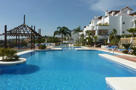 Magnifique piscine à l'appartement Marbella