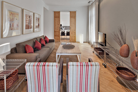 Spectacular living room of the apartment in Barcelona Rambla Deluxe A