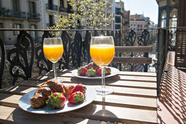 céntrico apartamento en Barcelona con balcones y terraza